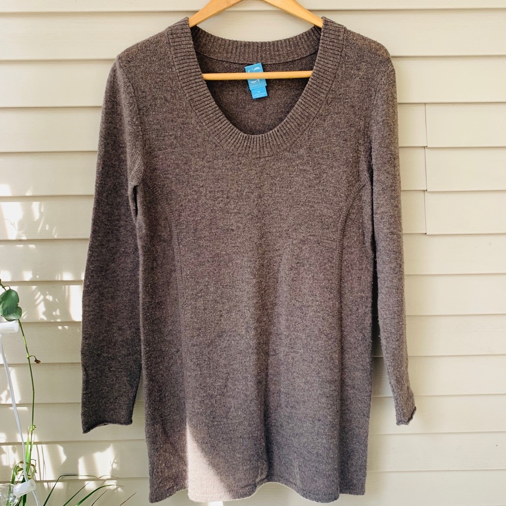 Brown tunic sweater by Barney’s co-op